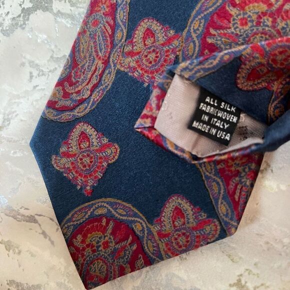 Christian Dior Italy 100% Silk made in USA paisley tie - Picture 5 of 7
